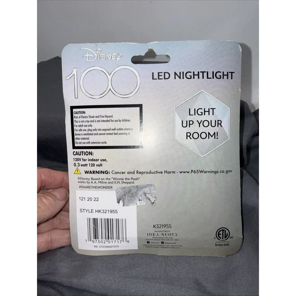 Disney Winnie The Pooh LED Night Light With Yellow Plug In NEW